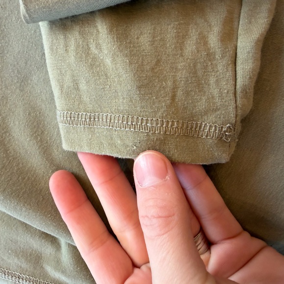 Noelle Linen Blend Tunic Knit Top Womens Size S/M Green Asymmetrical Lagen Look - Picture 9 of 9